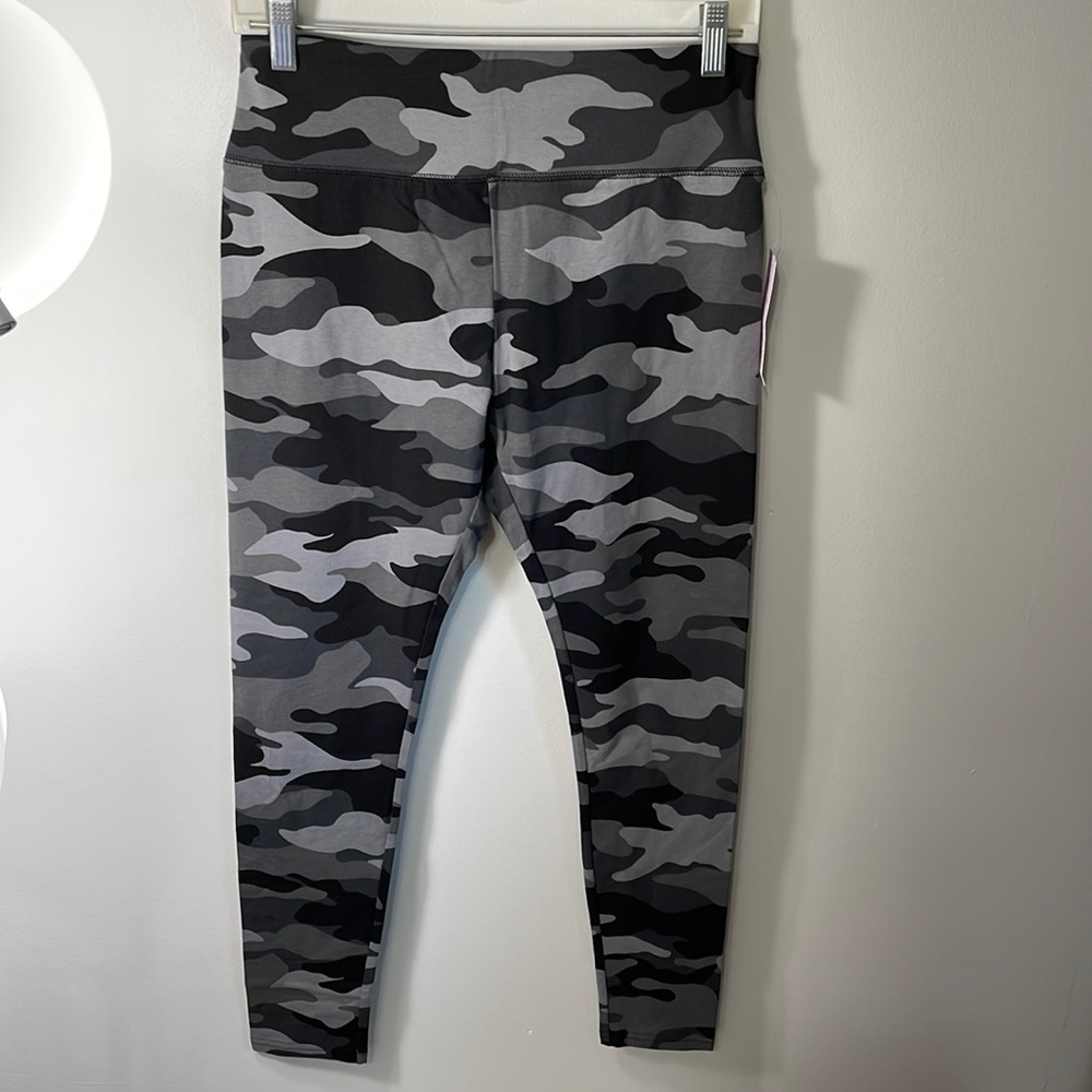 NWT wild fable camouflage high rise legging stretch, multiple pairs